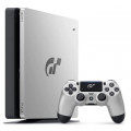 Sony PS4 Slim 1To E Silver Edition Limitée + Gran Turismo Sport Std+ + Qui es-tu ? - vue 3